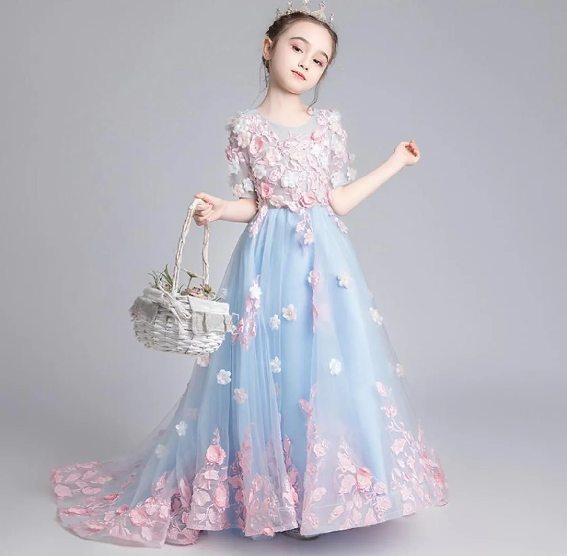 2022 Mignon Spaghetti À La Main Fleur Filles Robes Arc Fleurs 3D Princesse Enfants Longueur De Plancher Robe De Demoiselle D'honneur Fille Pageant Ball Gow7968219