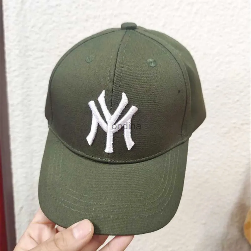 Bollmössor coola nya pojkar flickor barn barn cap brev broderi fyra säsonger baseball cap populära hip hop sun hatt droppshipping yq240117