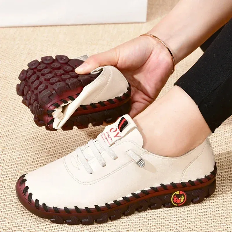 Tênis sapatos de cupomas de couro para mulheres deslizamentos confortáveis em apartamentos manualmente fios de costura mãe zapatillas de mujer 240117