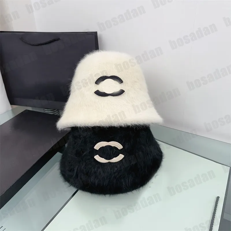 Cappello per capelli di coniglio di design versatile per le donne Autunno e inverno Berretti da pescatore in peluche Cappelli a secchiello Mantieni caldo il berretto da bacino Tendenza alla moda