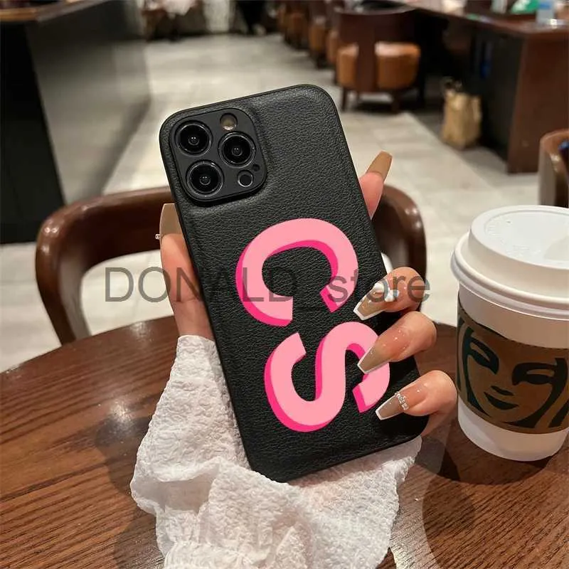 Cajas de teléfonos celulares 3D de lujo personalizado nombre personalizado iniciales letras caso para iPhone 11 12 13 14 15 Pro Max cubierta protectora de cuero 14 15 Pro J240118