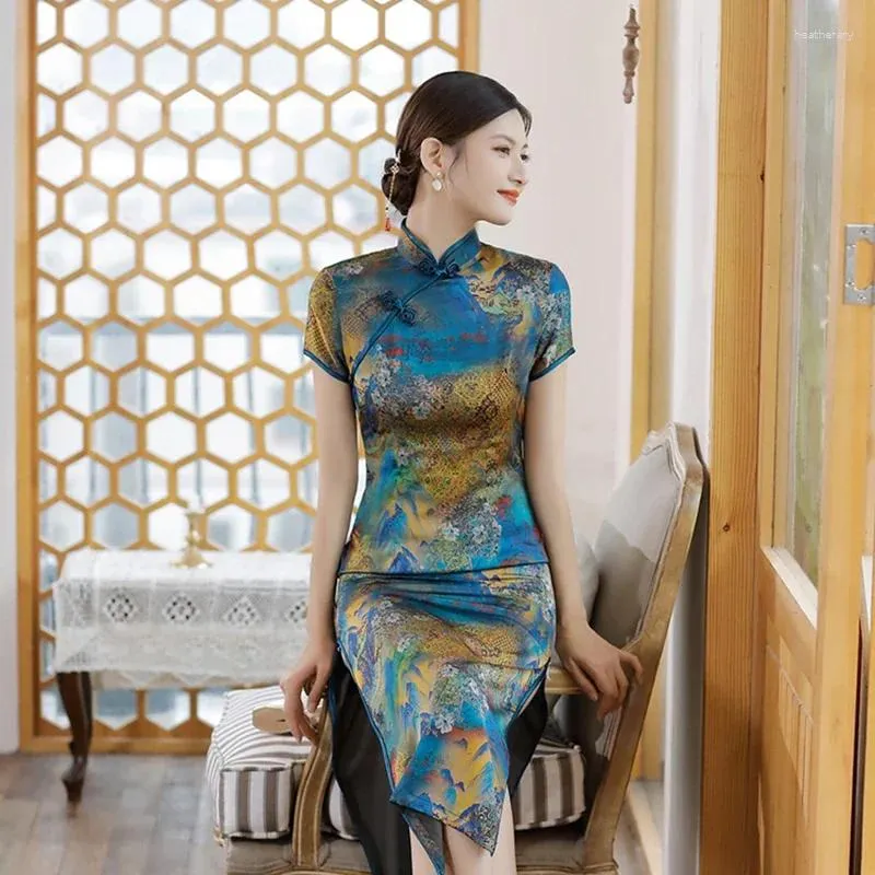 Vêtements ethniques 2024 Été à manches courtes Longue Satin de soie Jeunes vêtements traditionnels chinois Femme Mince Cheongsam Qipao Jupe En Gros