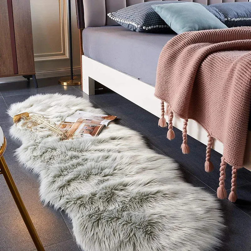 Tapis irréguliers doux pour chambre à coucher tapis de sol en peluche tapis de laine en fausse fourrure salon salon tapis de chevet moelleux coussin de canapé 240117