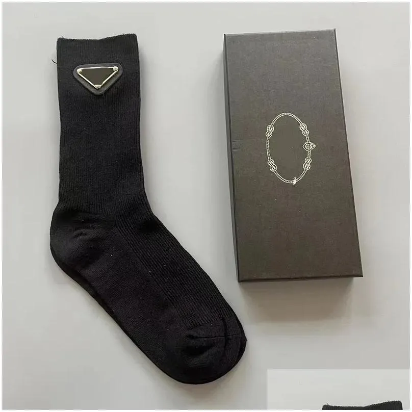 Sports Socks 2023 Latest Men Sock Fashion Womens Premium Cotton Classic Letter Breathable 100% Pure Black And White Basketball Footbal Otmt0