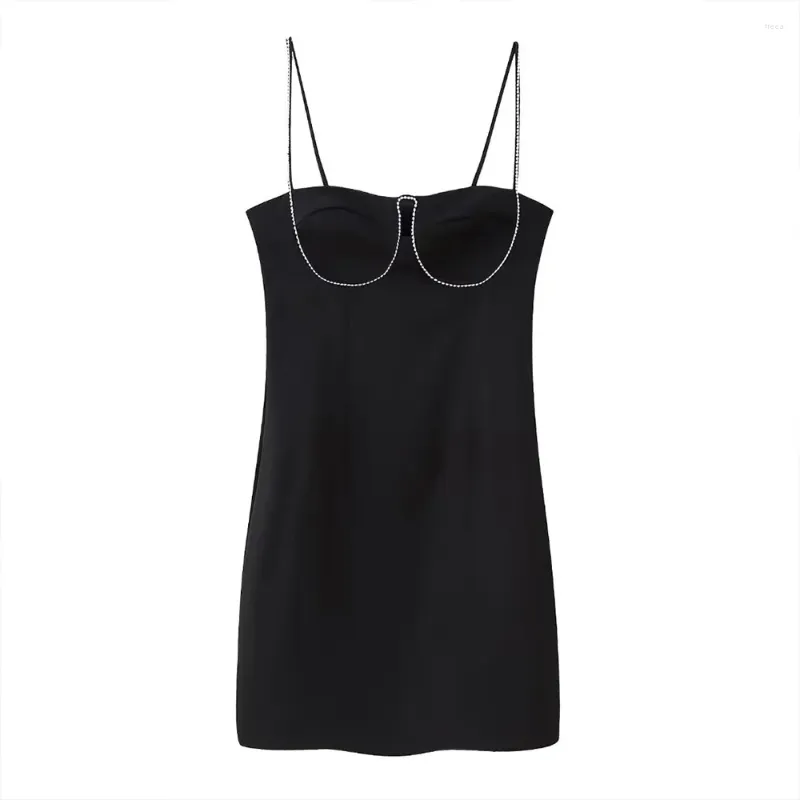 Casual Dresses Spring 2024 Women's Fashion Strap Dress Unique Retro Bra Chain Backless Sexy Slim Mini