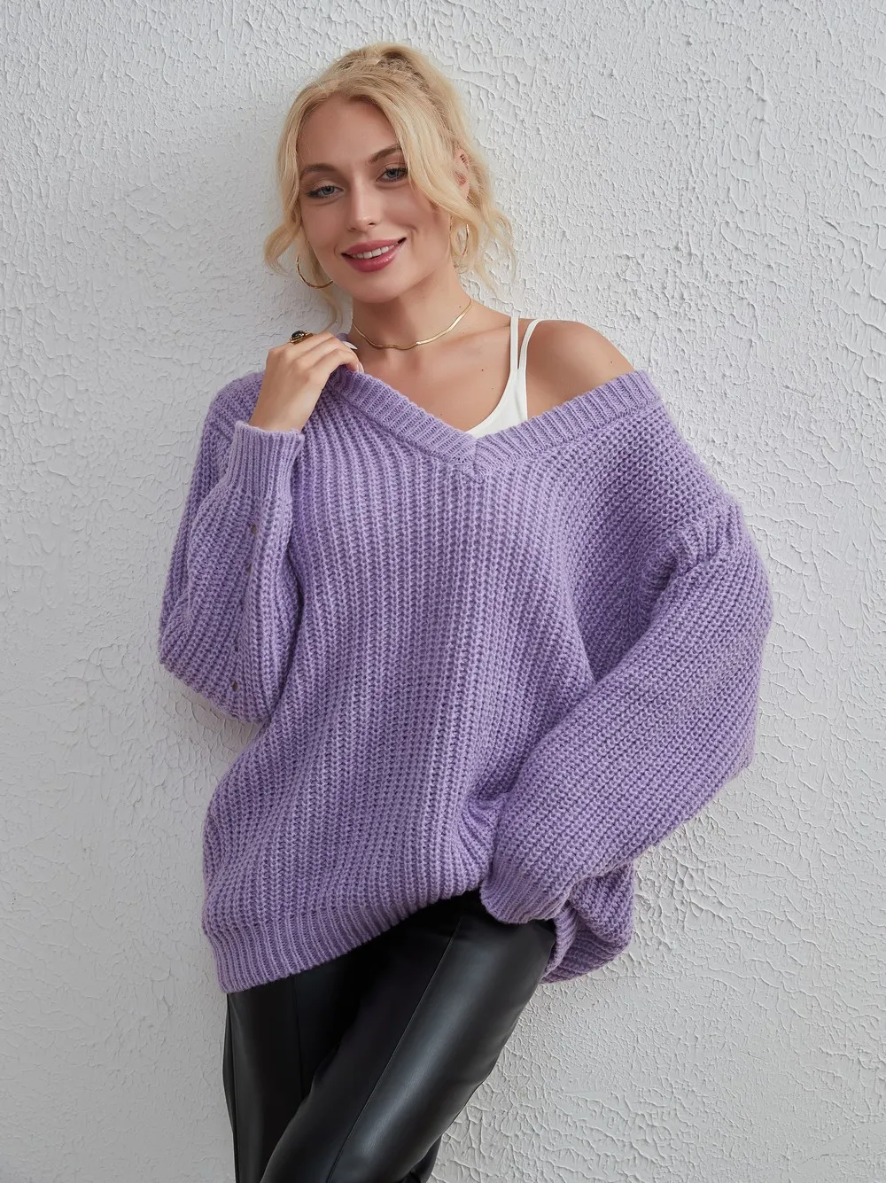 Women`s Sweaters 2023 Ozon Wild Strawberry European And American Sexy Loose Fashion Casual V-Neck Large Sweater Women