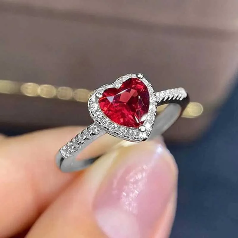 Band Rings Fashion Luxury Red Crystal Heart Rings Silver Color White Red Cz Stone Engagement Rfor Weddparty Jewelry Gifts J240118