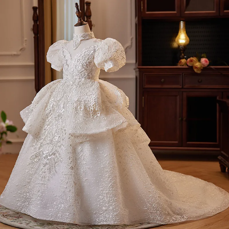 Princess White 2024 Flower Girl Sukienki na wesele nowe koronkowe koraliki Kumelki konkursowe suknie satynowe długość podłogi Ruffled First Holy Communit Sukienka urodzinowa