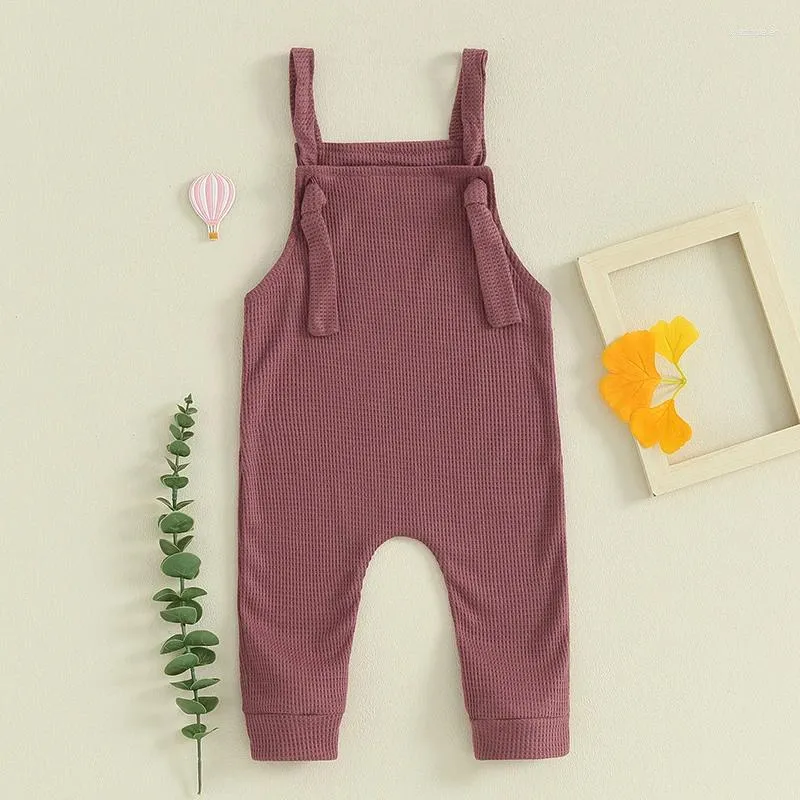 Byxor Beqeuewll Baby Boys Girls Rompers Jumpsuit ärmlös Halter Solid Color Toddler Waffle Overallar Spädbarnskläder