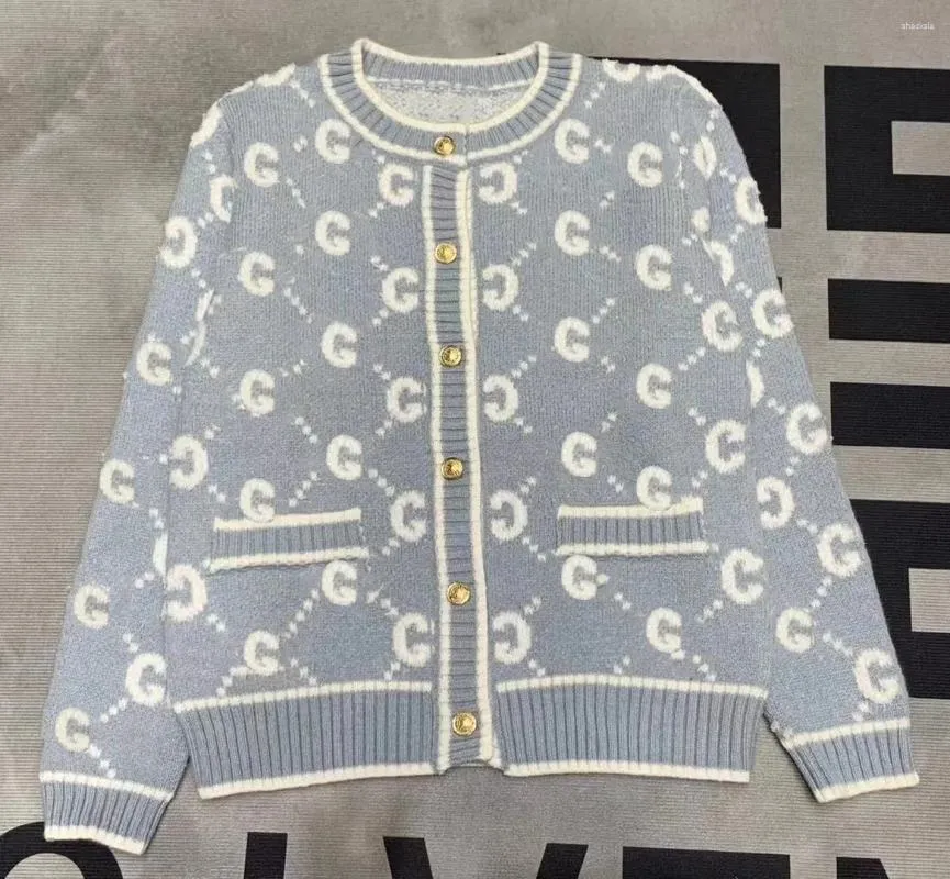 Maglieria da donna 2024 Pullover lavorato a maglia morbido e confortevole top Maglione cardigan stampato con bottoni slim fit di alta qualità