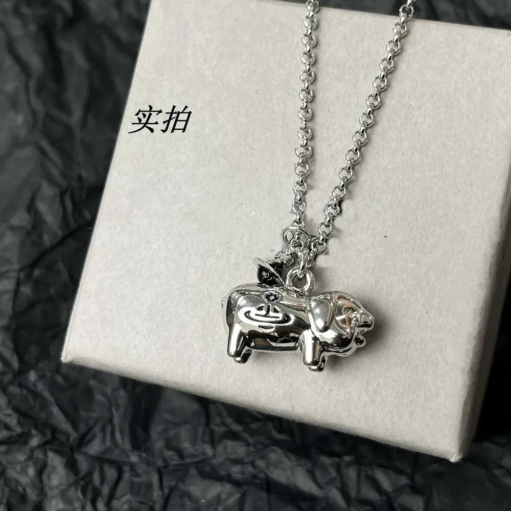 Viviennelies Fashion Classic Saturn pig pendant necklace light luxury sweater chain accessories designer jeweler Westwood For Woman High quality Holiday Gifts