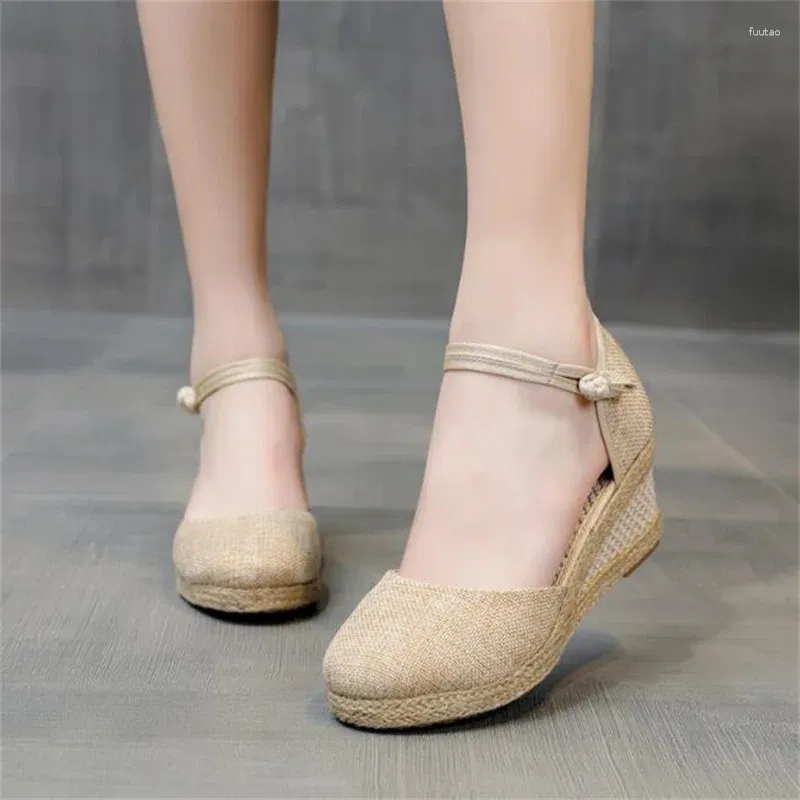 Sandaler koreansk stil kvinnors kil avslappnad bekväm spetsig tå vävd spänne kvinnor höga klackar romerska skor 34-42