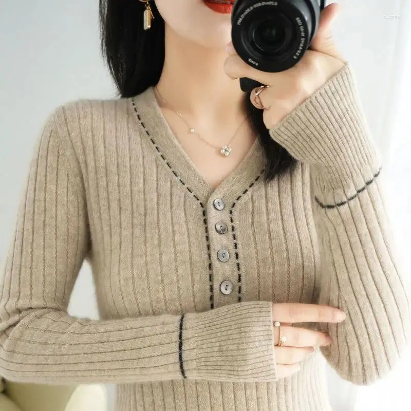 Suéteres femininos suéter de lã por atacado-fivela buckle v listrada de jacarme listrado camisa de base quente e magro parecer uma cor sólida simples tricotar