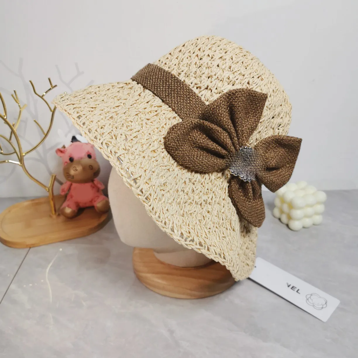 Regalo di San Valentino Cappello a secchiello di design di lusso Classico cappello di paglia Lettera di alta qualità Berretto da sole da viaggio in stile europeo Cappelli intrecciati in erba
