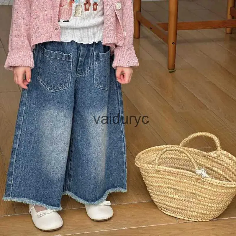 Pantolon 2024 Bahar Yeni Ldren Katı Geniş Bacak Pantolon Kızlar Vintage Jeans Kids Casual Denim 1-6 yıllık gevşek bebek giysileri H240508