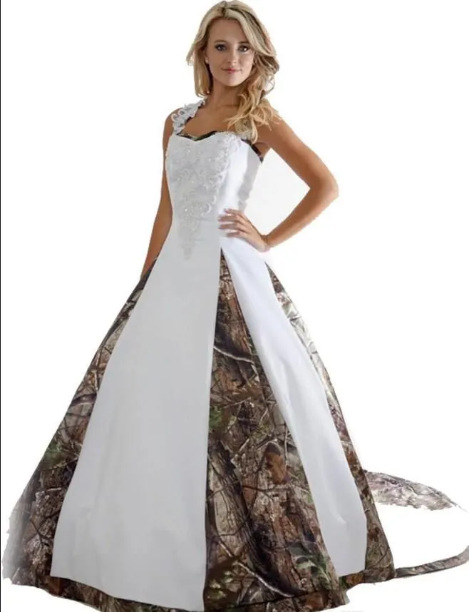 Vente chaude Robes De Mariée Camo Avec Des Appliques De Perles Criss Cross Back Longue Robe De Soirée De Mariage Camouflage Bretelles Spaghetti Robes De Mariée