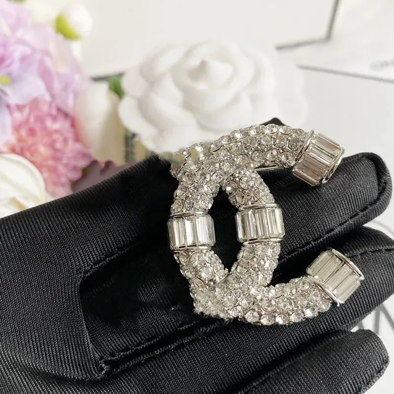 Luxury Brand Designer Letters Brooch C Double Letter Brooches Crystal Breastpin Leency Brosche Rhinestone Suit Pin Jewelry Accessories gifts for women party