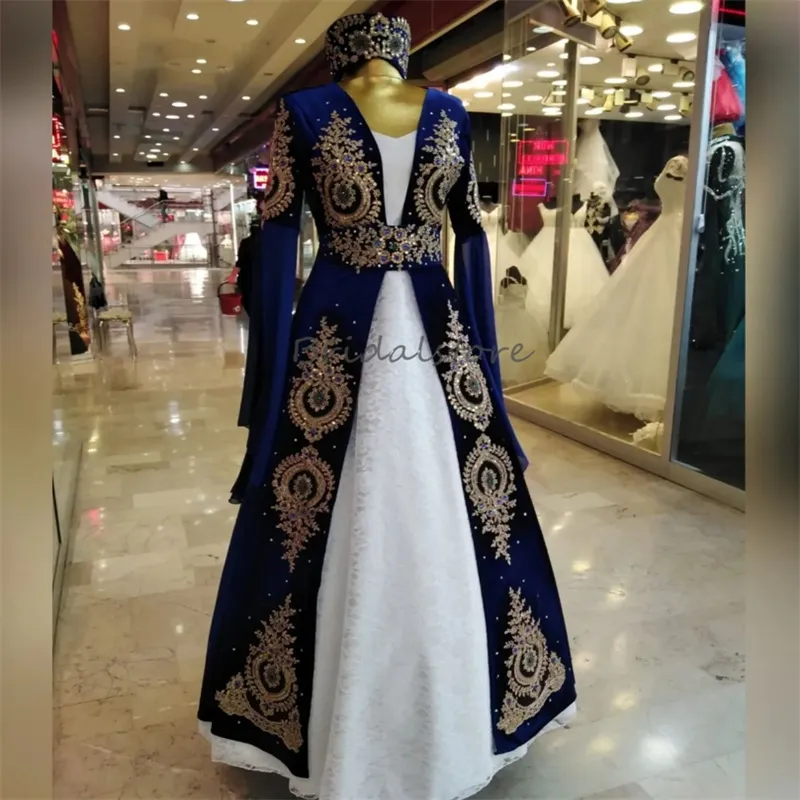 Luxury Blue Kaftan Moroccan Wedding Dress 2024 Långärmad pärlstav Gelinlik Historisk isliamiska muslimska bröllopsklänningar med vit spets i full längd Brudklänning Mariage