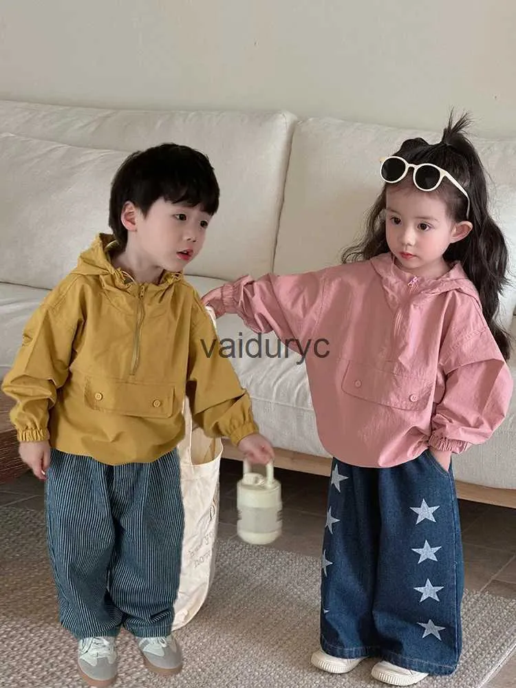 Jackets 2024 Spring New ldren Long Sleeve Hooded Jacket Baby Girl Windbreak Cardigan Solid Kids Boys Casual Coat Infant Clothes H240508