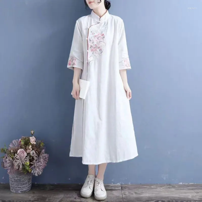 Vêtements ethniques Quotidien Cheongsam Girl Spring Summer Petit coton frais et lin Long Femme Slim Broderie Qipao Naturel Real Femmes