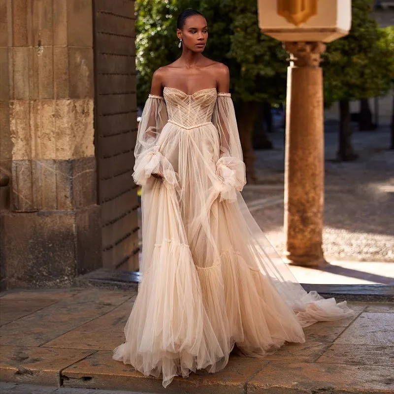 Robes De mariée en perles Champagne, décolleté sans bretelles, manches longues, ligne A plissée, traîne De balayage, en Tulle