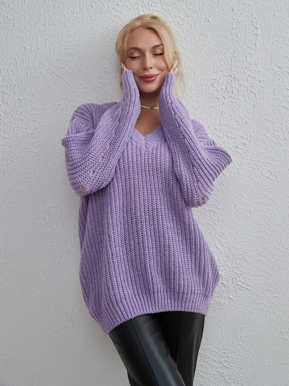 Women`s Sweaters 2023 Ozon Wild Strawberry European And American Sexy Loose Fashion Casual V-Neck Large Sweater Women