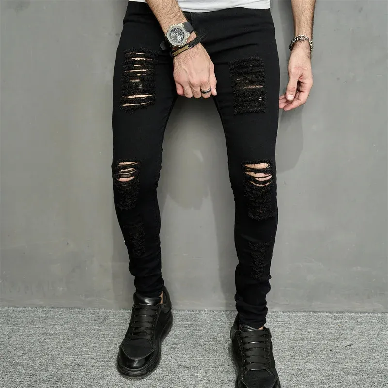 Pantaloni da uomo streetwear alla moda con fori neri skinny jeans da uomo da jogging primaverili pantaloni casual in denim a matita pantaloni da uomo 240117