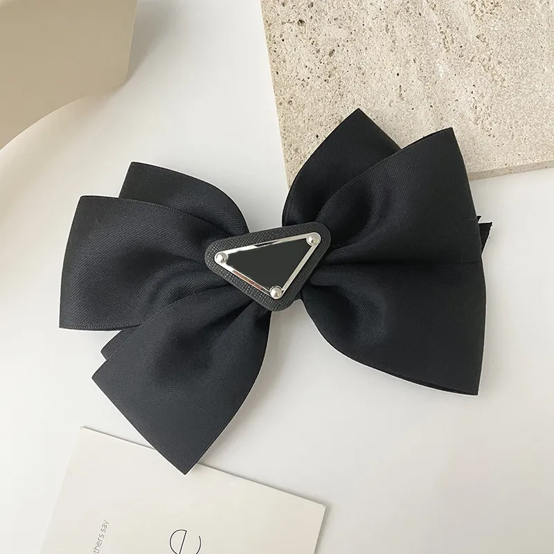 Hair Clips Barrettes Luxury Designer Inverted Triangle Barrettes women Girls Bow Brand Letter Designer Hair Claw Fashion Hairpin High Quality Hair Accessory