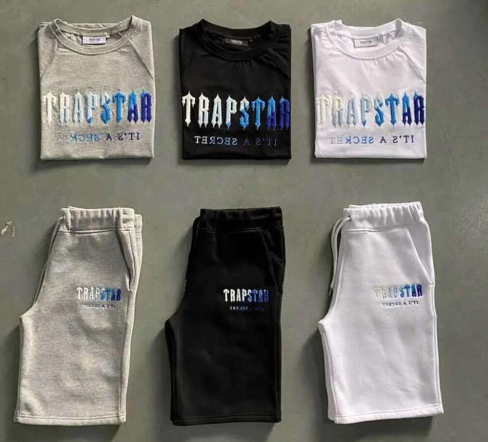 Herren Trapstar T-Shirt Set Brief bestickter Trainingsanzug Kurzarm Plüsch Shorts Motion Current Mei Kleidung 9623ess