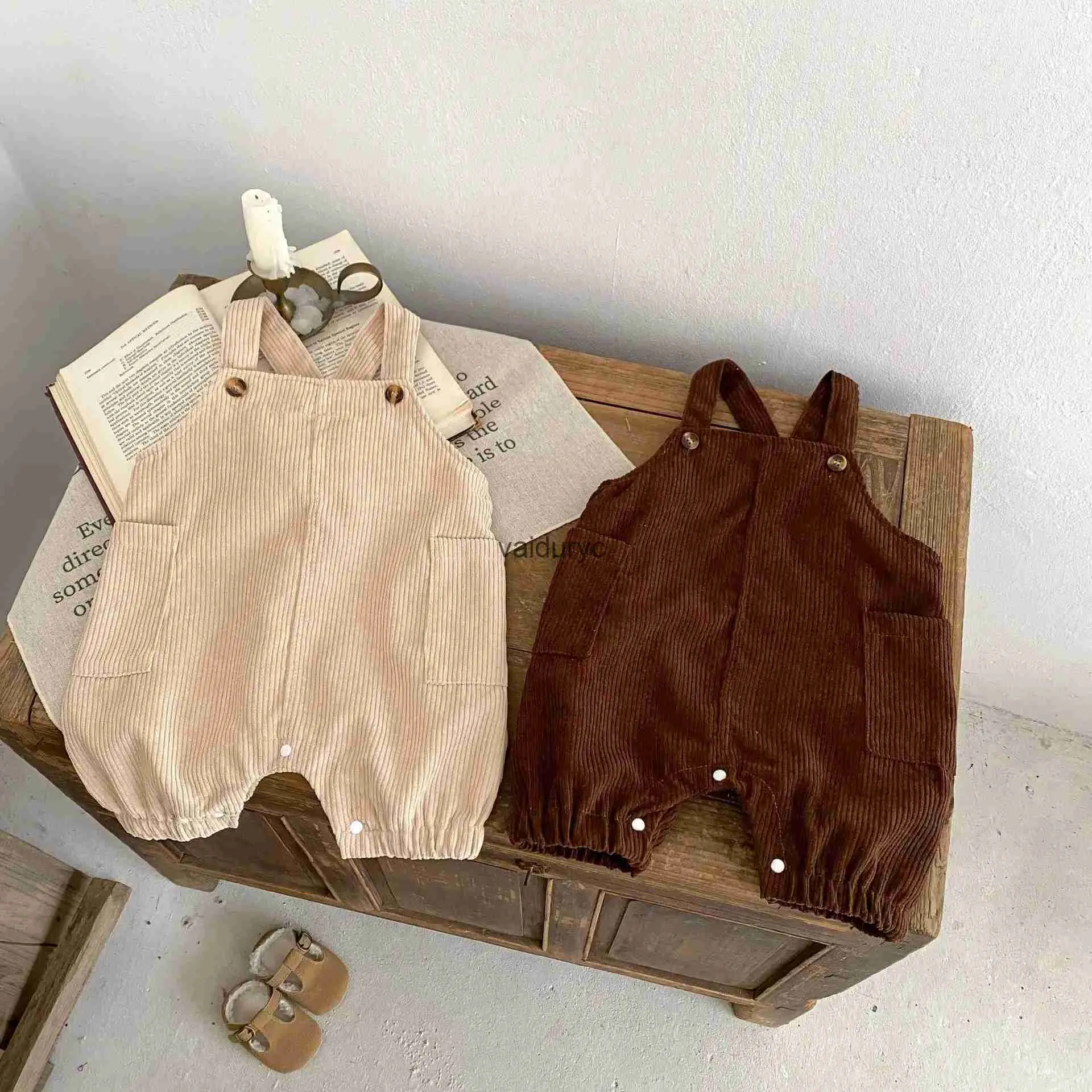 Jumpsuits 2024 Spring New Baby Sleeveless Romper Toddler Solid Corduroy Overalls Newborn Infant Casual Jumpsuit Boys Girls Clothes 0-24M H240508