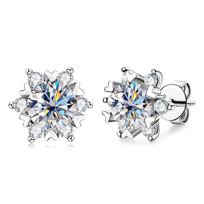 Słodka moda kobiet Diamentowe kolczyki 925 Sterling Silver Pass Test MOISSANITE Podłogowe kolczyki Studs dla dziewcząt Kobiety na imprezowy prezent ślubny