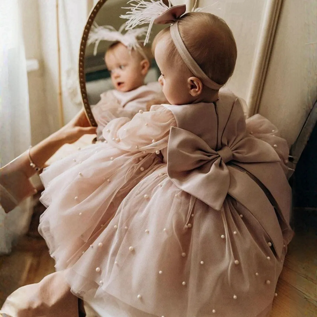 Robes de fille de fleur champagne manches longues perles à plusieurs niveaux robe de bal en tulle princesse robes de demoiselle d'honneur petits enfants 1er anniversaire fête fille et mère robe CF042