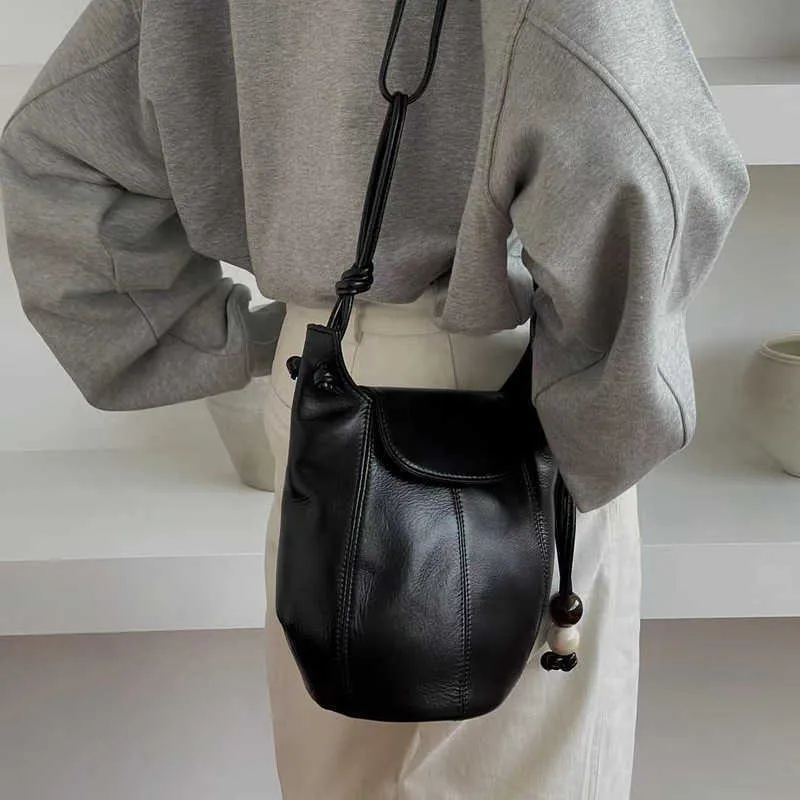 Niche Design Pumpkin Bag Premium Texture Beaded Bucket Bag Simple Single Shoulder Crossbody Bag 012524a