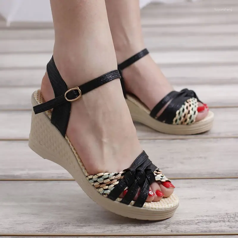 Zapatos de vestir Sandalias cómodas romanas Plataforma de mujer Verano 2024 Cuña Sandalia ortopédica Tacones de damas Moda elegante Negro Púrpura Azul