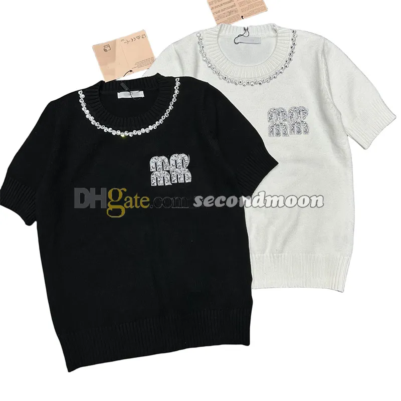 Kort ärmstickor Topp Kvinnor Rhinestone Neck Tee Designer Crew Neck Knitwear Crystal Letter Sticked Tee