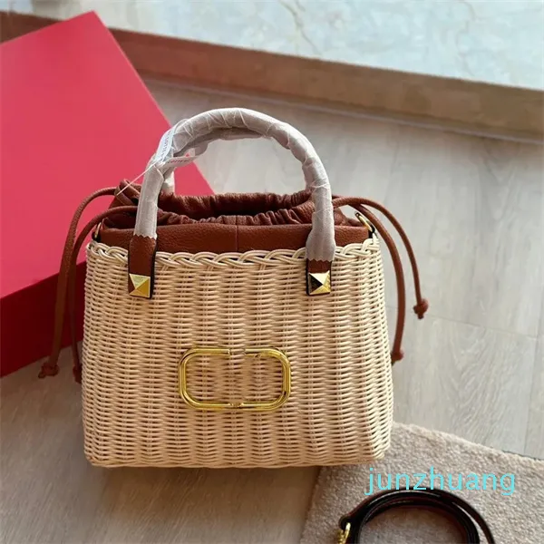 Designer - Shoulder Bags Spring And Summer Straw Bag Holiday Messenger Woven Beach Bucket Bag Vintage Handbags