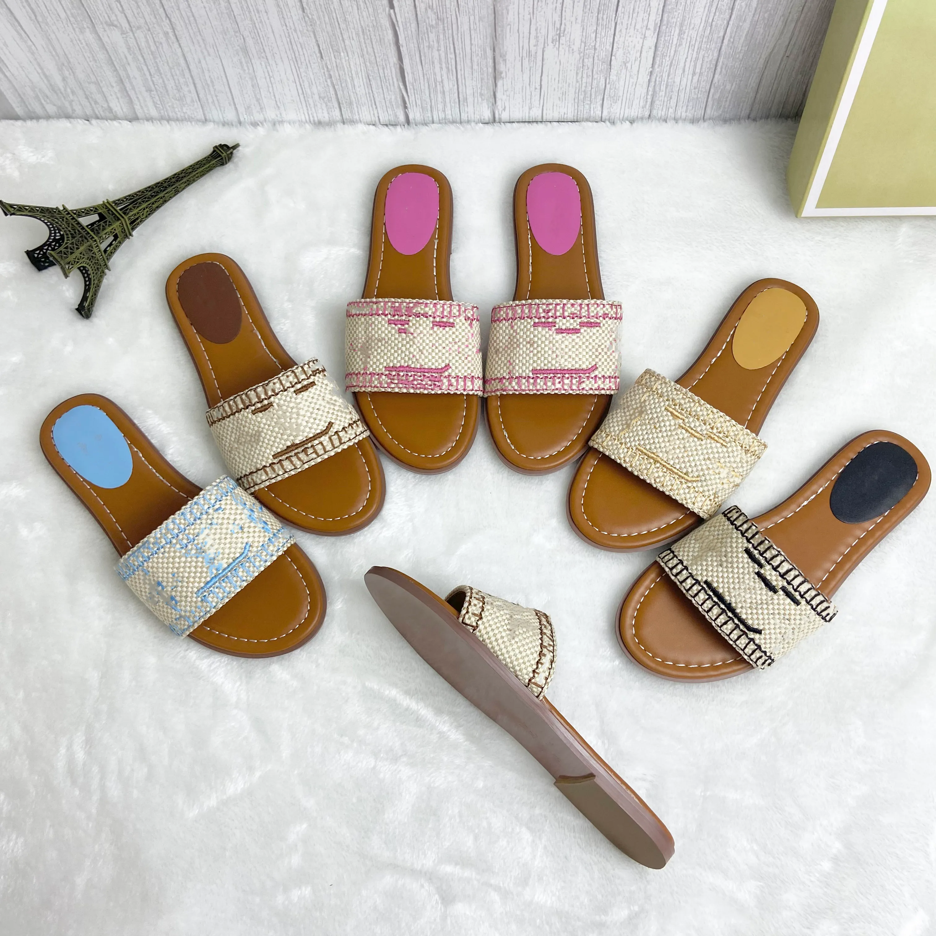 Luxe Slides Dames Borduur Designer Slide Sandalen Vrouwen Slippers Brief Mode Zomer Strand Comfortabele Dames Lage Hak Sandaal Platte Vrouwelijke Schoenen