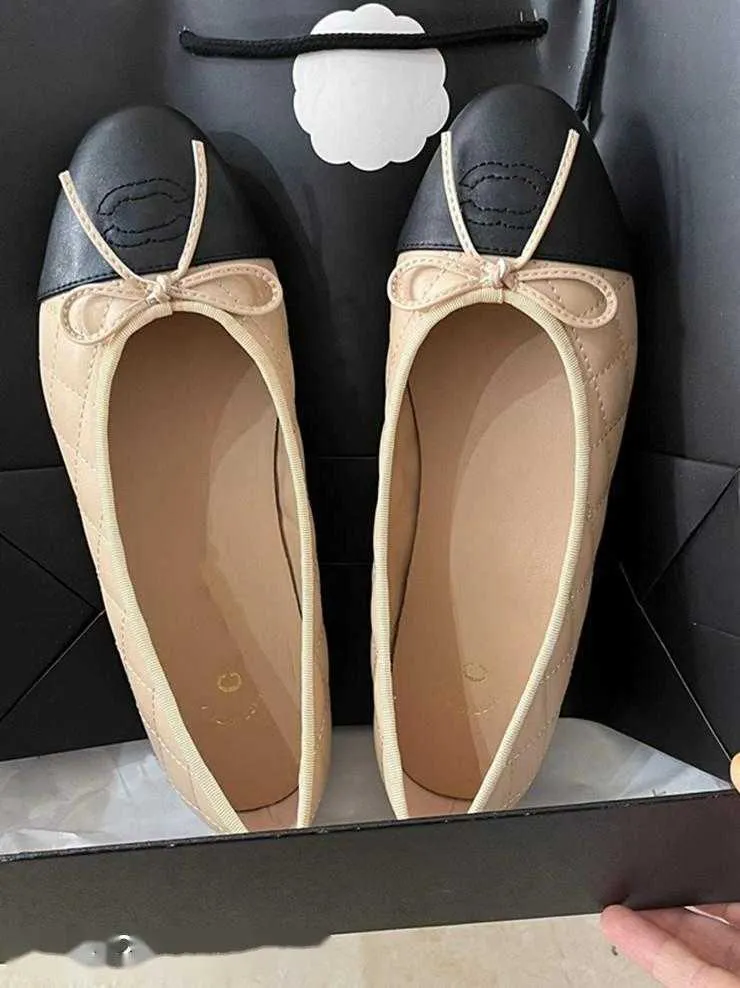Zapatos de diseñador de lujo de París Zapatos planos de ballet Zapatos de marca para mujer Zapatos de ballet de cuero acolchado Bowknot Cabeza redonda Zapatos de cuero formales para mujer Zapatos de vestir