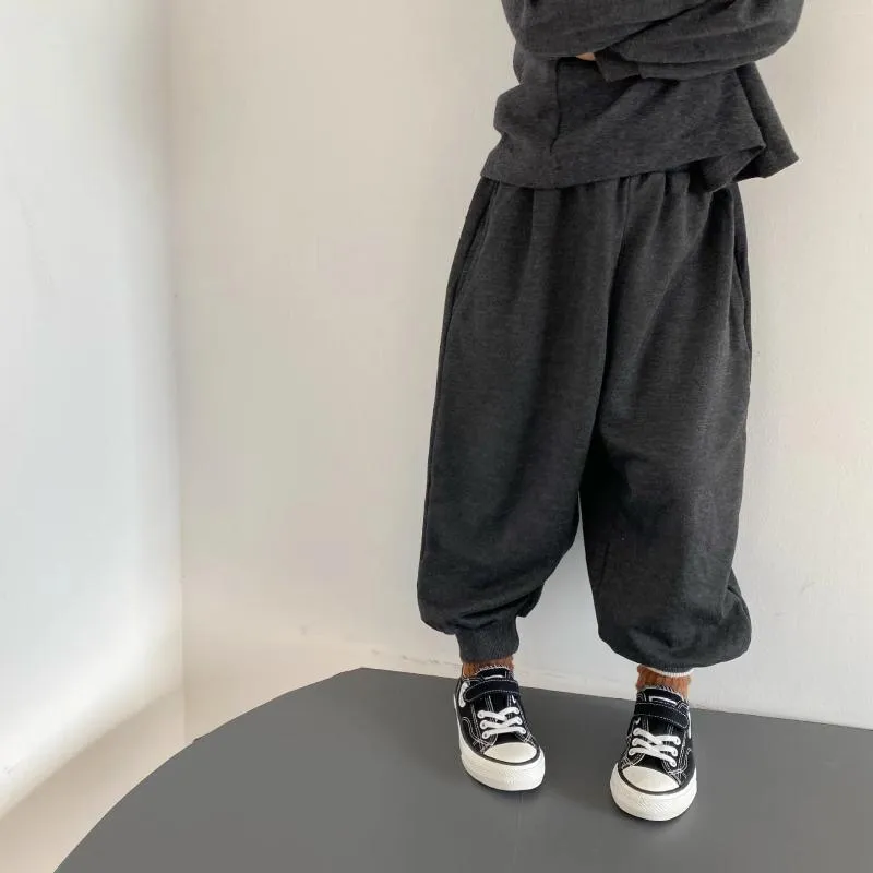 Byxor 2024 Spring Children Harem Pants Solid Boys Lose Casual Baby Sweat Cotton Children 1-6 års spädbarnskläder