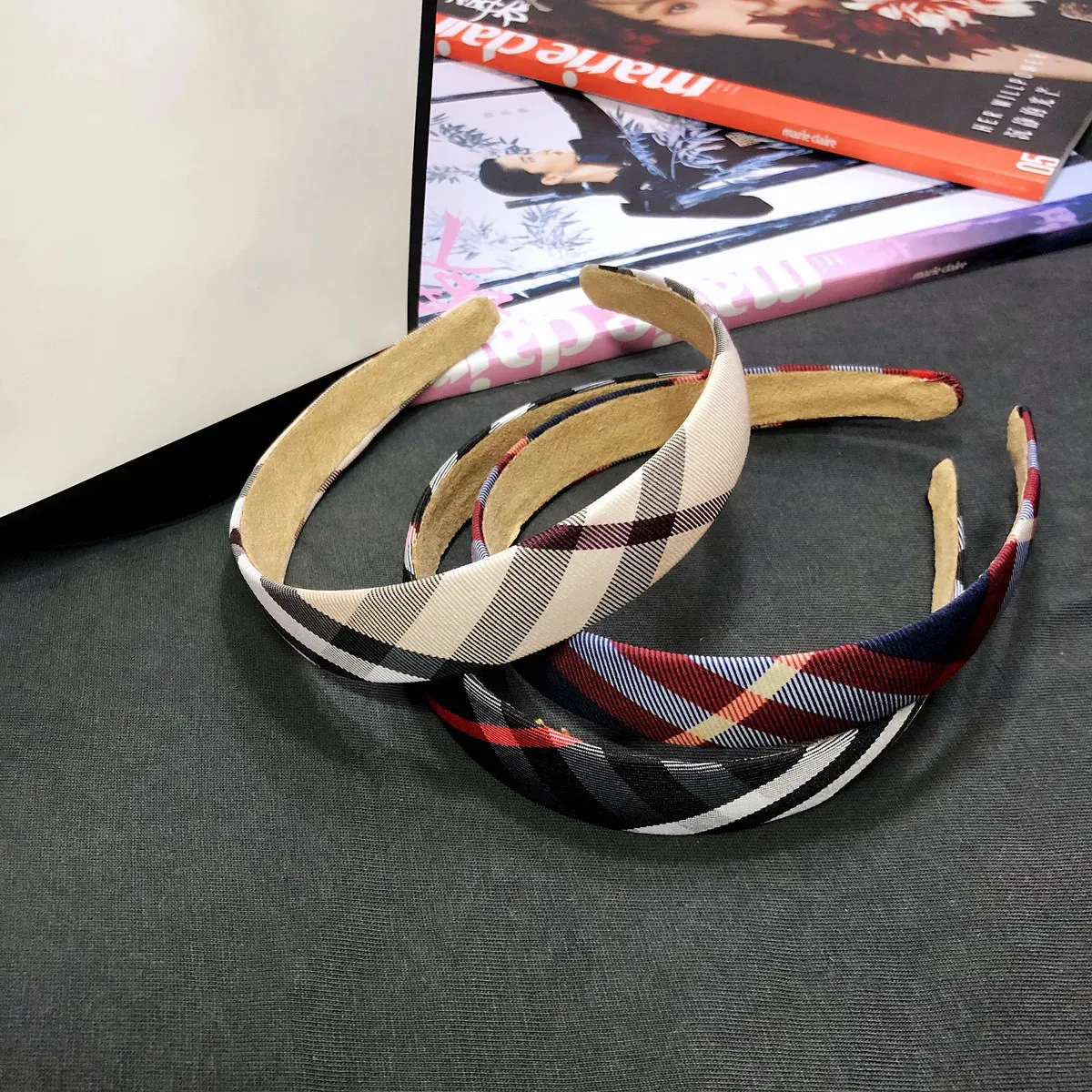 2023 New British Style Plaid Striped Sponge Headband for Women High Quality Fashion Thick London Plaid Print Hairbands Head Wear 240119