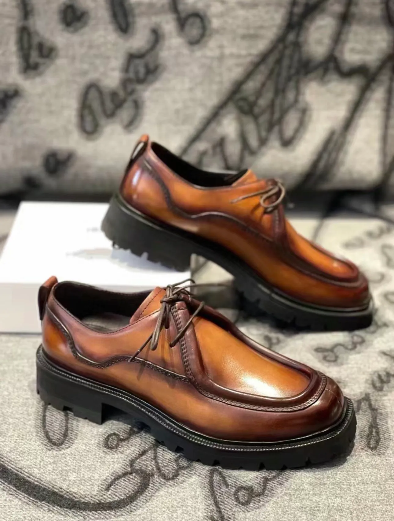 Zapatos de cuero de negocios para hombres nuevos de diseñador de moda de lujo Cordones de cuero genuino de colores hechos a mano Corte bajo 5-10 Tamaño de zapato de EE. UU. Zapatos para bodas y citas