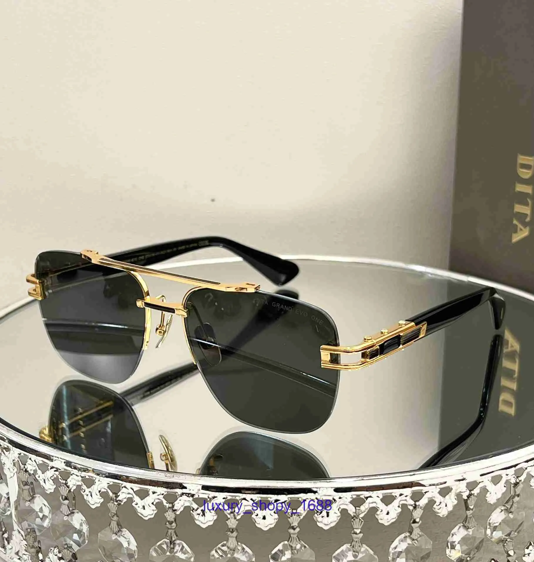 En DITA-modell DTS138 Size Port 59 17-145 Designer solglasögon för kvinnor och män med originalbox BKFG