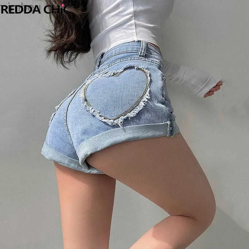 Shorts femininos REDDACHiC Hotties Mulheres Shorts jeans com bainha enrolada Bolsos em forma de coração Calças de cintura alta Calças curtas A-line Y2k Coreano BootypantsL240119