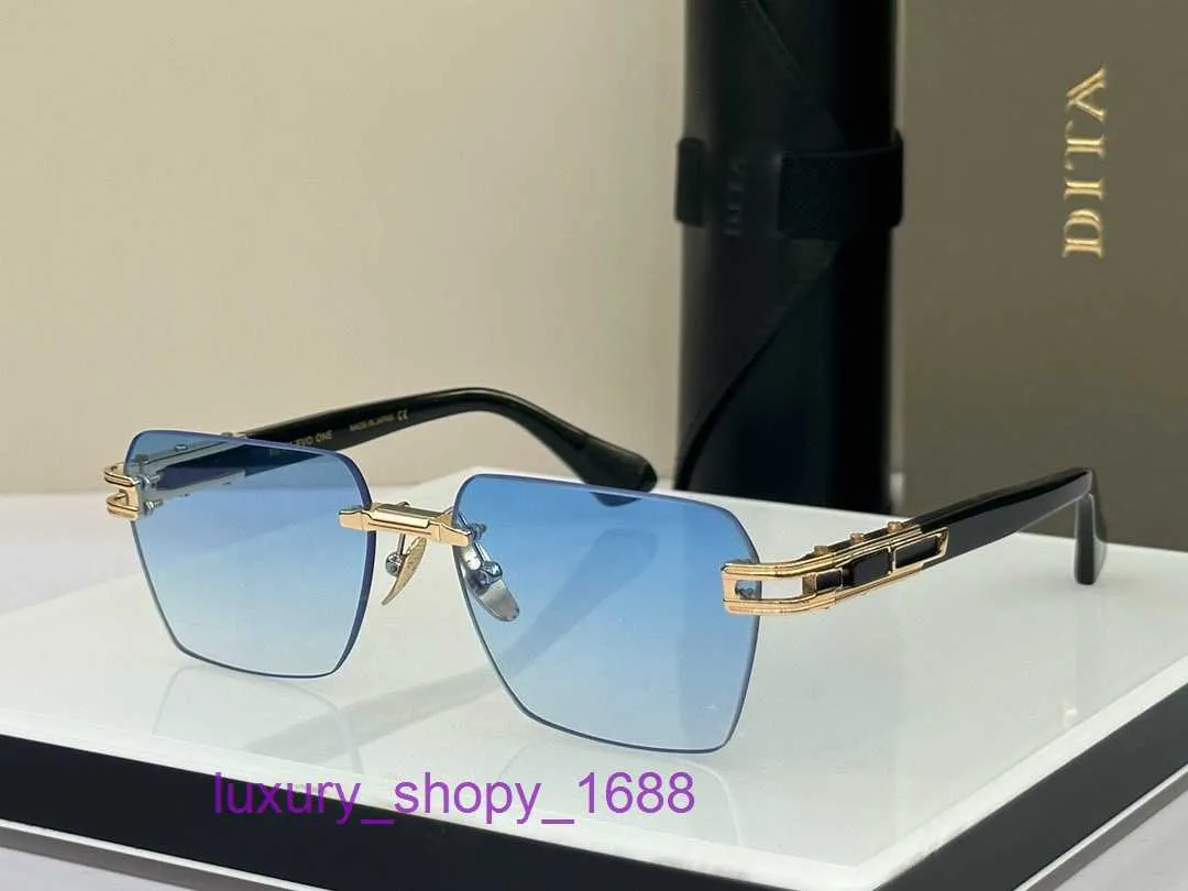 DITAs neue META EVO ONE DTS147, die erste randlose Sonnenbrille, ist der ultimative Vertreter der Integration von Retro in modisches Avantgarde-Design mit Box 5ISZ