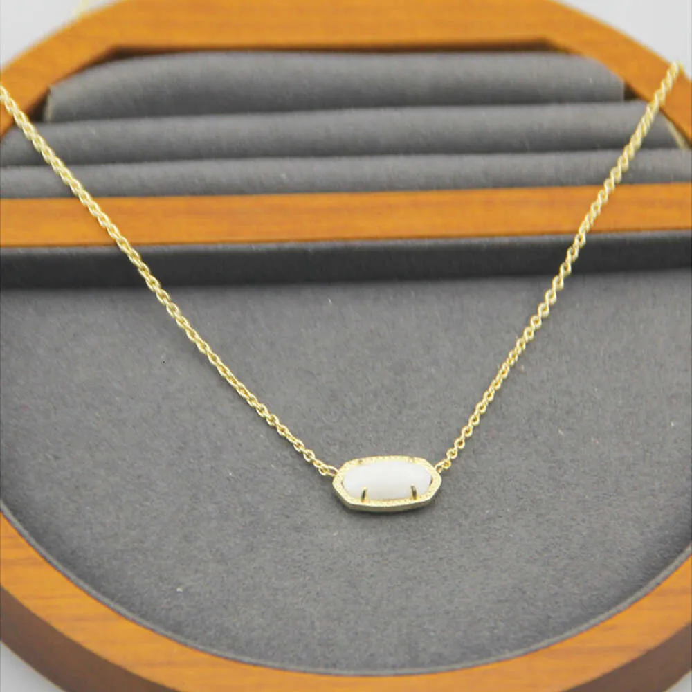 2024デザイナーKendras Scotts Neclace Jewelry Instagramシンプルな楕円形の白いシェルペンダントショートネックレスネックチェーンカラーチェーン