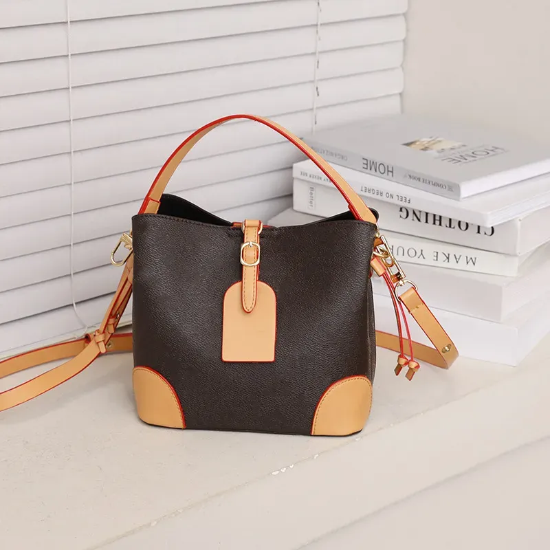 Designer Luxury Diagonal Soft Leather Bucket Bag Women's Fashion komplett med en axelväska Handväska