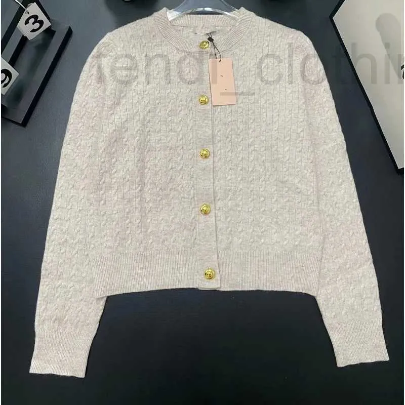 Miui Miui Mulheres Suéteres Jaqueta Tricô Designer de Luxo Top Base Camisa Clássica Gola Suéter Com Capuz Malha Esporte Manter Quente Cardigan Cashmere