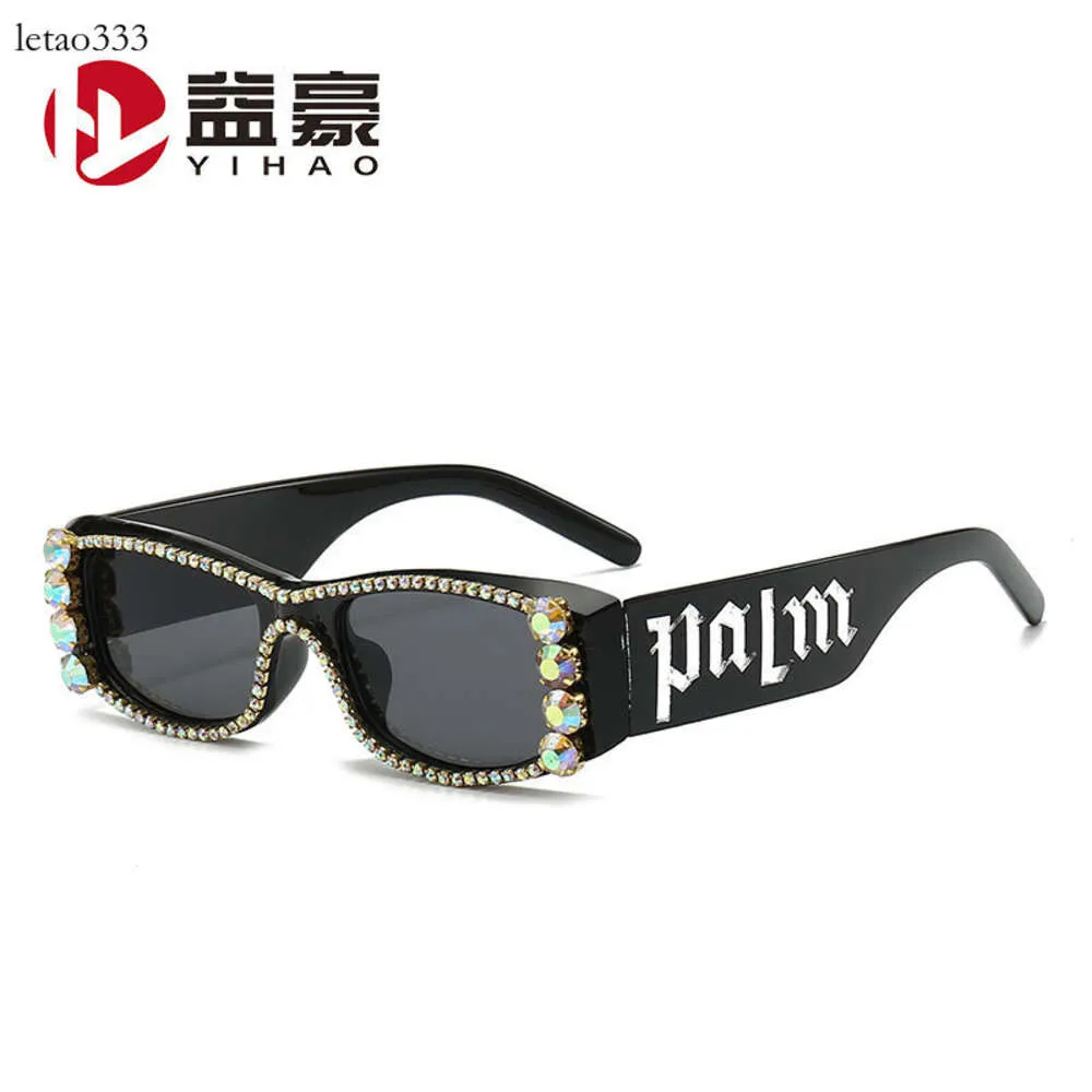 Gafas de sol de moda resistentes a los rayos UV con tendencia de diamantes con incrustaciones de letras, nuevas gafas de sol versátiles personalizadas para mujeres