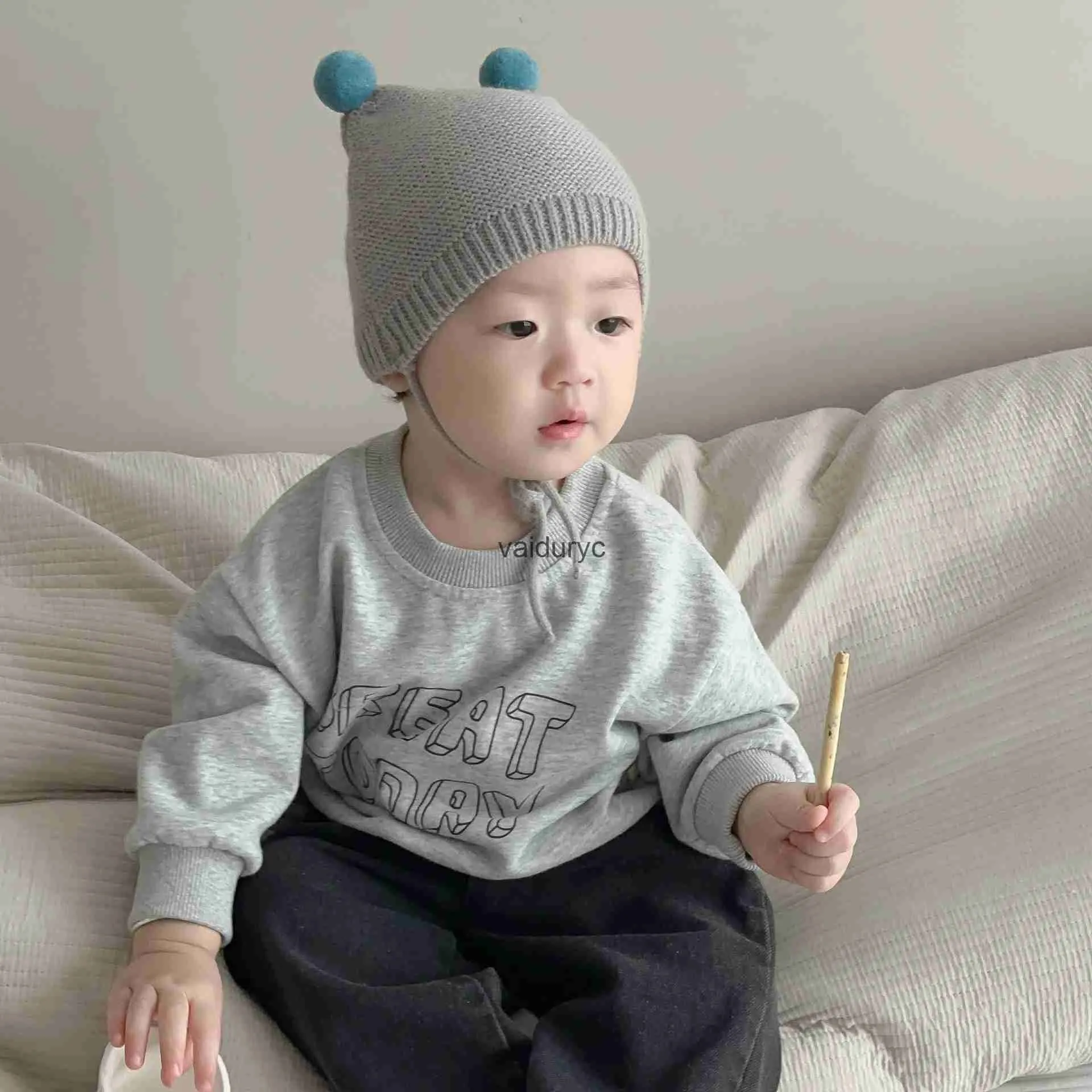 Hoodies tröjor Autumn New Baby Fashion Letter Print Sweatshirt Långärmad ldren Casual Sweatshirt Bomull Toddler Boy Loose Pullover Tops H240508