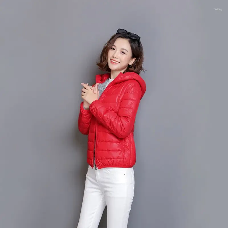 Kvinnors dike rockar bomullsjacka huva blixtlås solid höst/vinter koreansk utgåva varm kappa smal fit vindproof parka 2024 röd